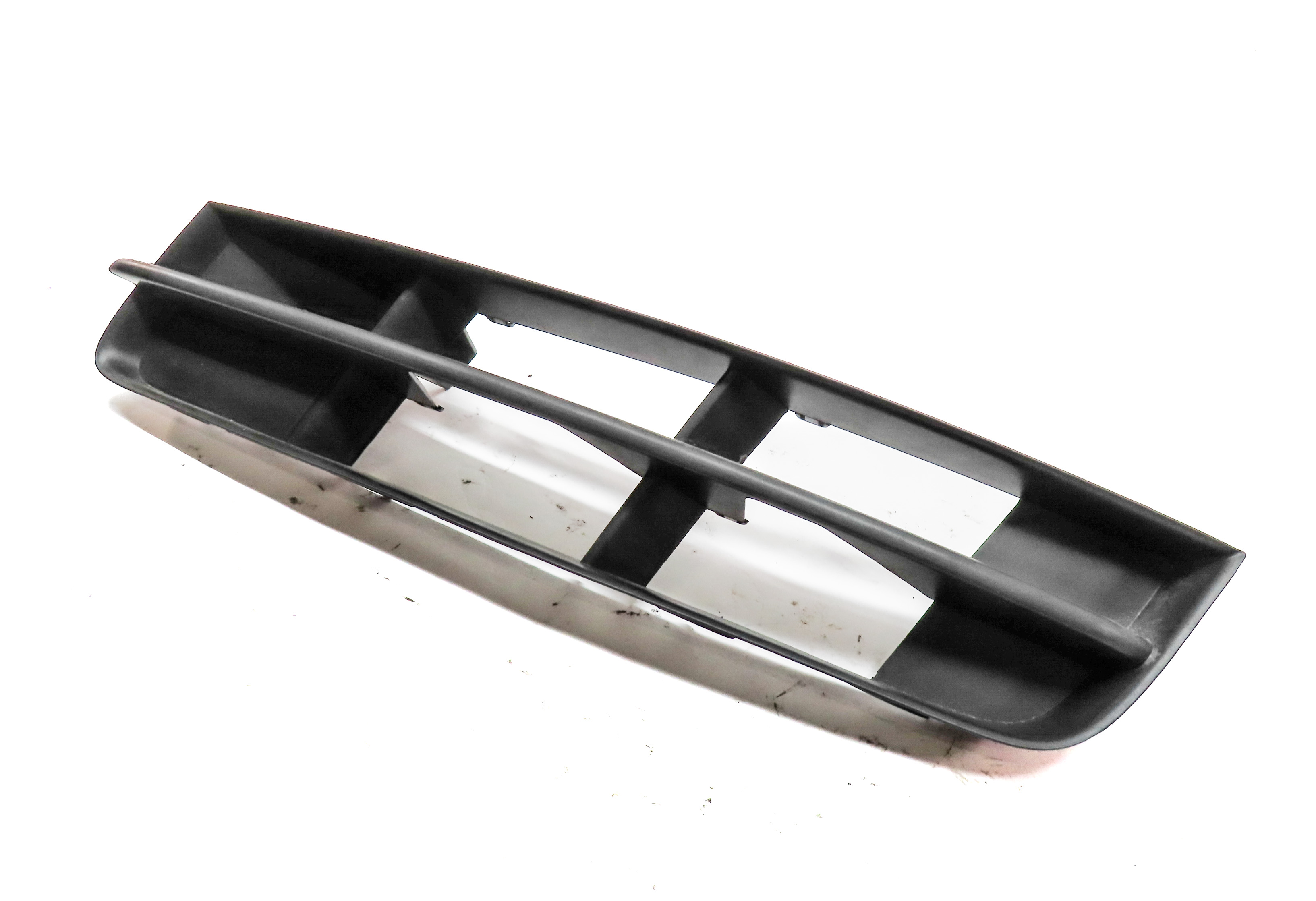 2014 AUDI Q7 (4L) FRONT LEFT DRIVER LOWER BUMPER TRIM AIR VENT GRILLE END — exact item pictured